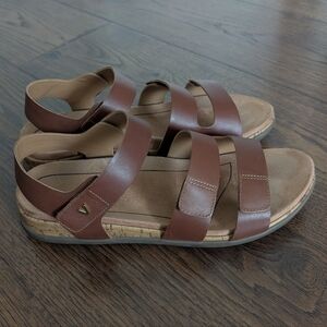 Vionic Colleen Brown Leather Sandals Size 9